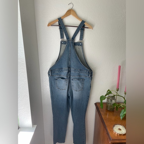 Isabel Maternity Denim Overalls Size 8 - Picture 6 of 9